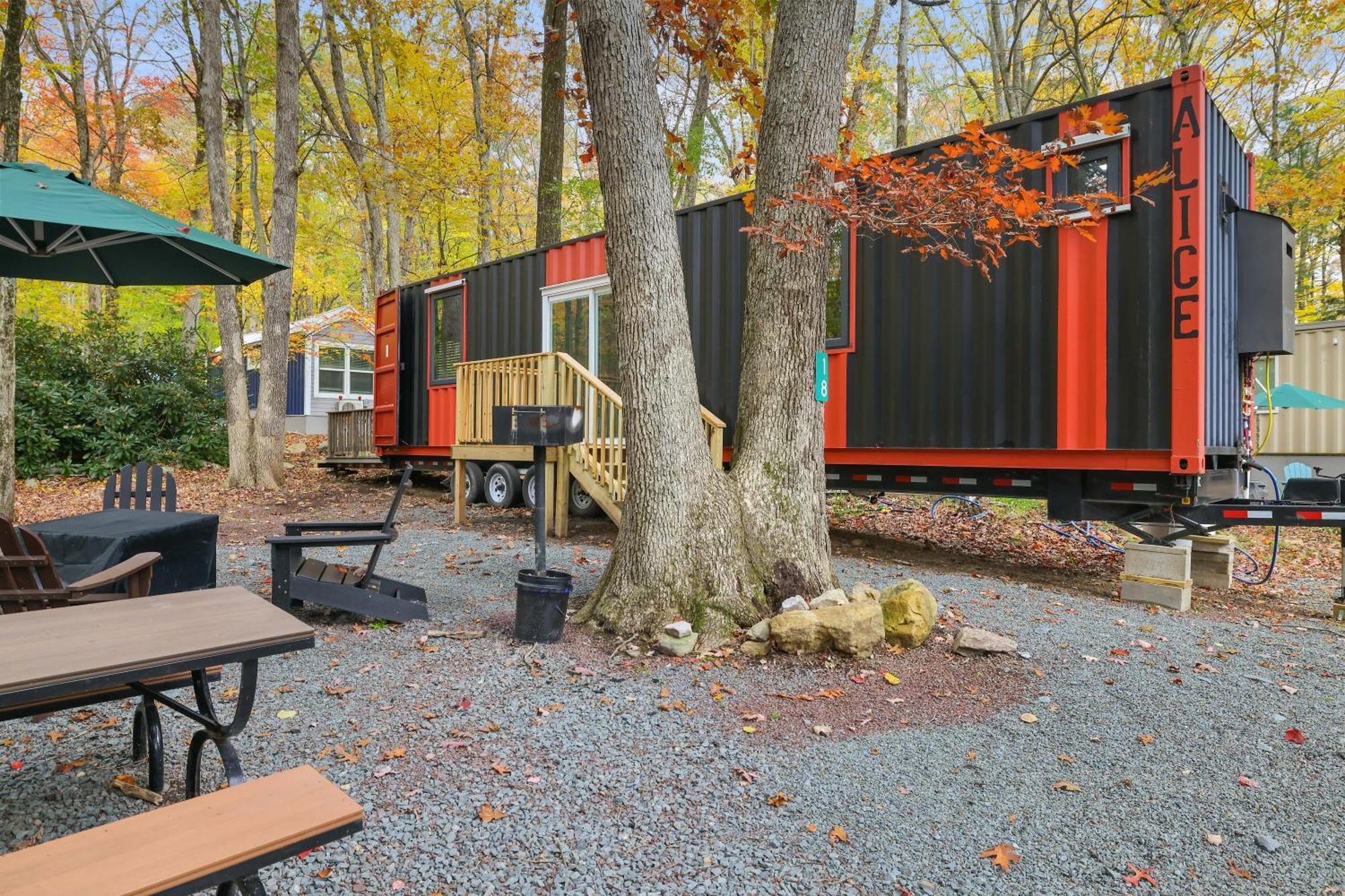 Camptel Poconos Lodging Albrightsville エクステリア 写真